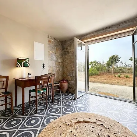 別荘 μονοπάτι